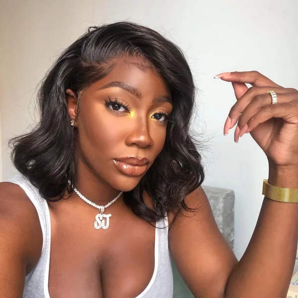 Chic Sun-Kissed Tousled Bob with Caramel Highlights