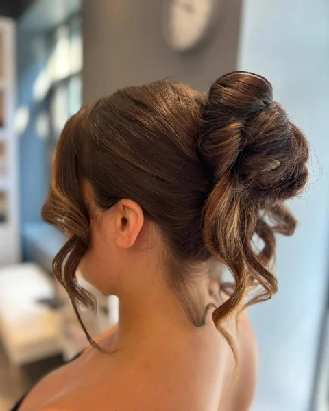 Chic Textured Bob with Wisps Bangs
