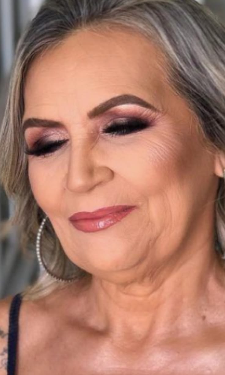 Best Makeup for 60 & 65 years Old Women - Plus Size Women Fashion