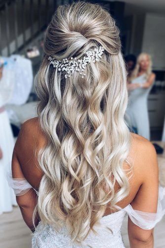 Wedding Hair Trends: 12 Ideas [2024 Guide + Expert Tips]