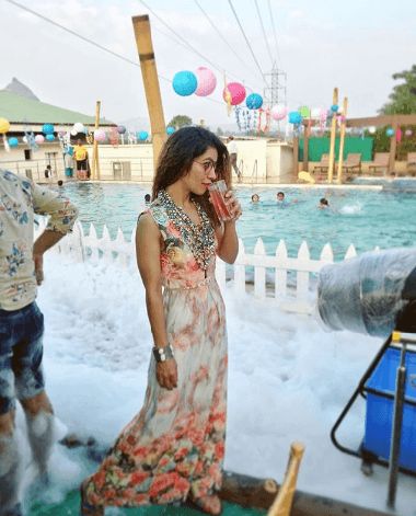 Pool Party Outfits – 27 Ideas How to Dress for Pool Party