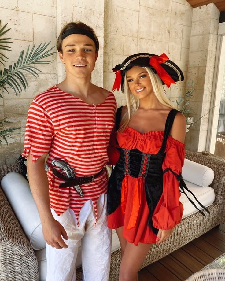Couple Halloween Costume Ideas That Are Perfect For College - By ...