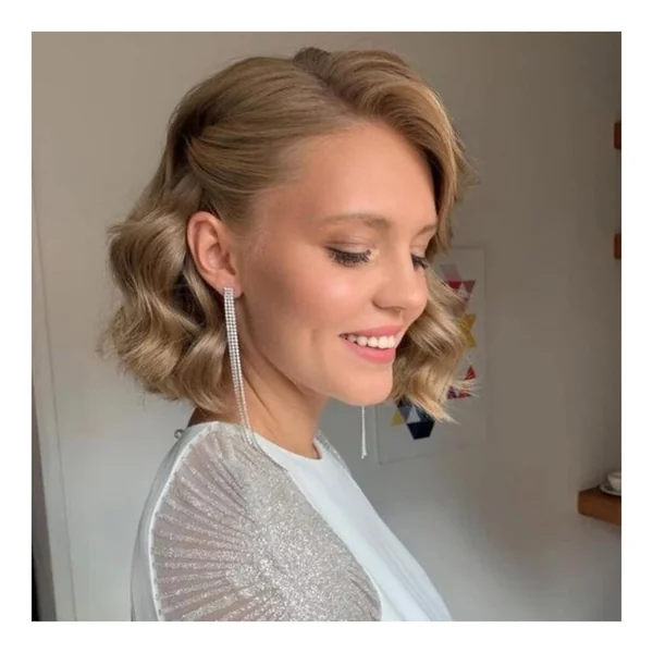 Glamorous Honey-Blonde Hollywood Waves with Side Twist