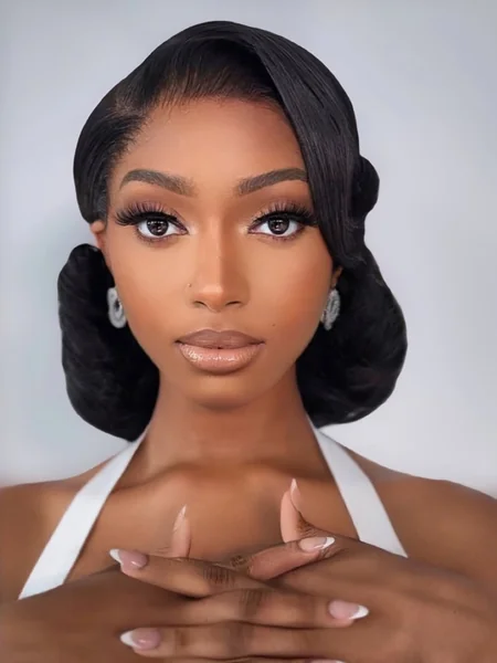 Glamorous Vintage Faux-Bob with Sculpted Side Sweep