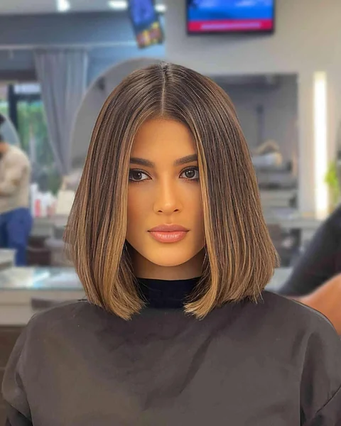 Honey-Bronde Blunt Bob with Subtle Face-Framing Highlights