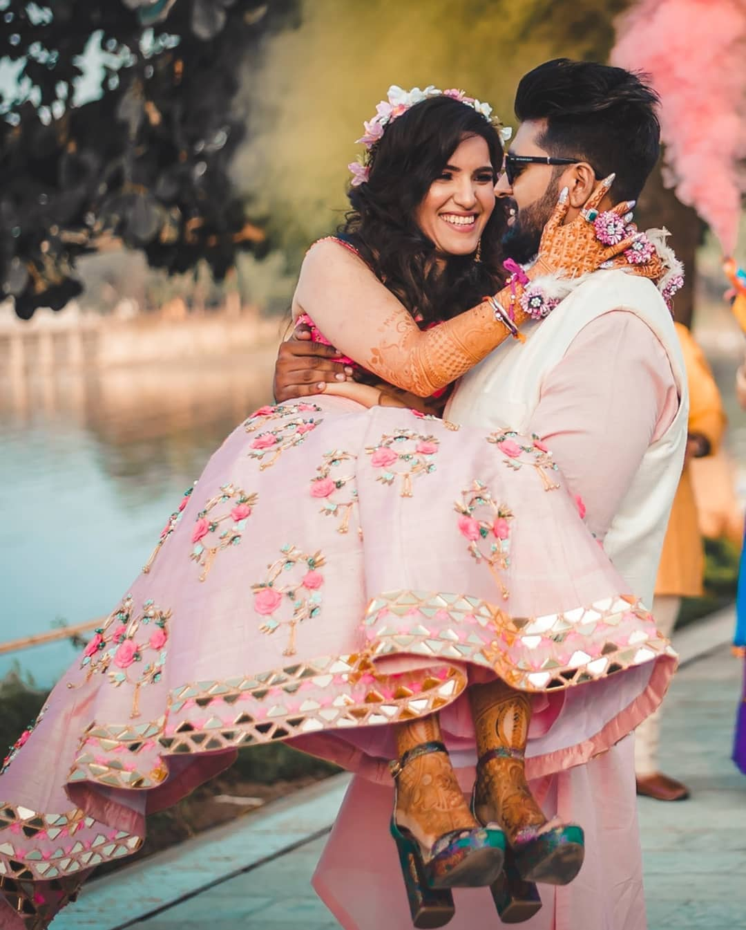 15 Wedding Photography Poses for Couples | Photojaanic