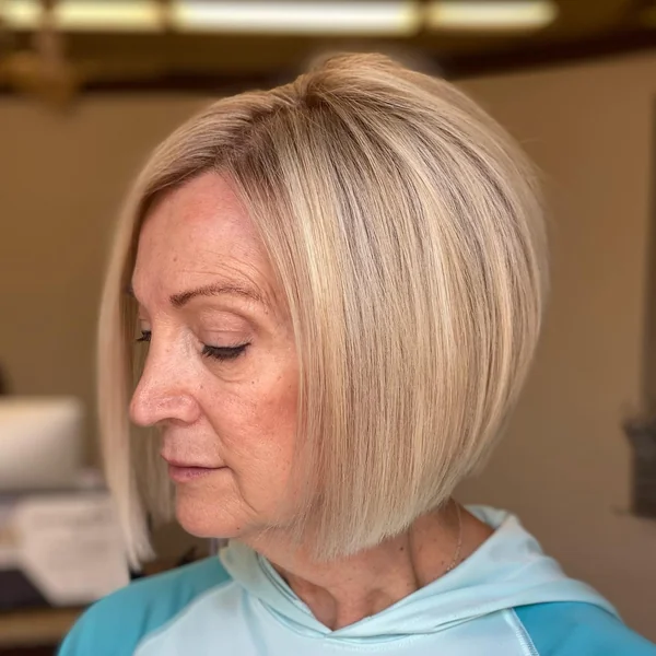 Radiant Blonde Graduated Bob with Soft Tapered Layers