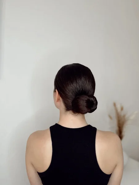Ultra-Sleek Polished Low Knot in Dark Brown