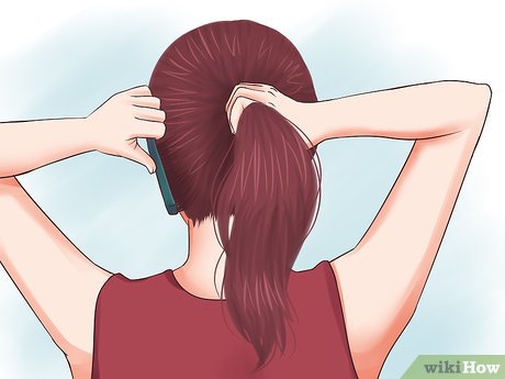 Step 3 Comb your hair to prevent bumps.