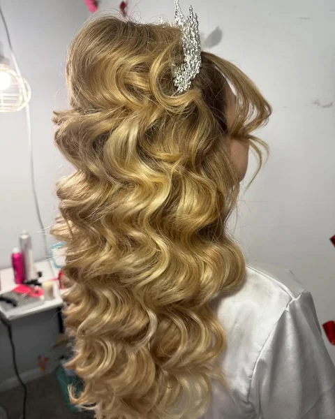 Voluminous Hollywood Curls with Tiara Accessory