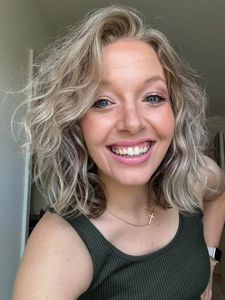 Voluminous Ash Blonde Lob with Airy Beachy Waves