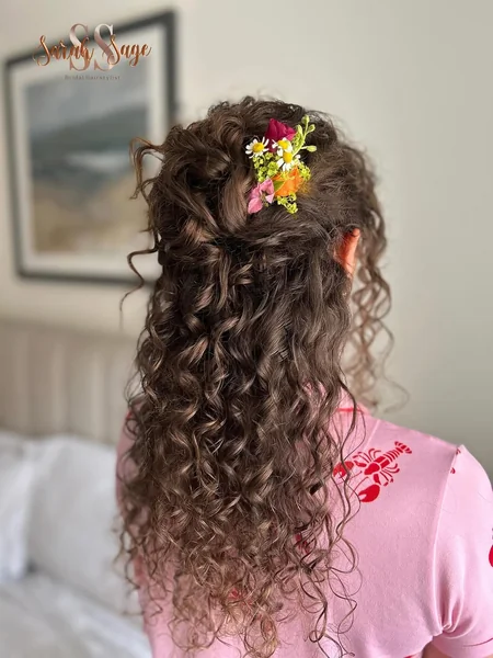 Whimsical Wildflower Tuck for Natural Brown Curls